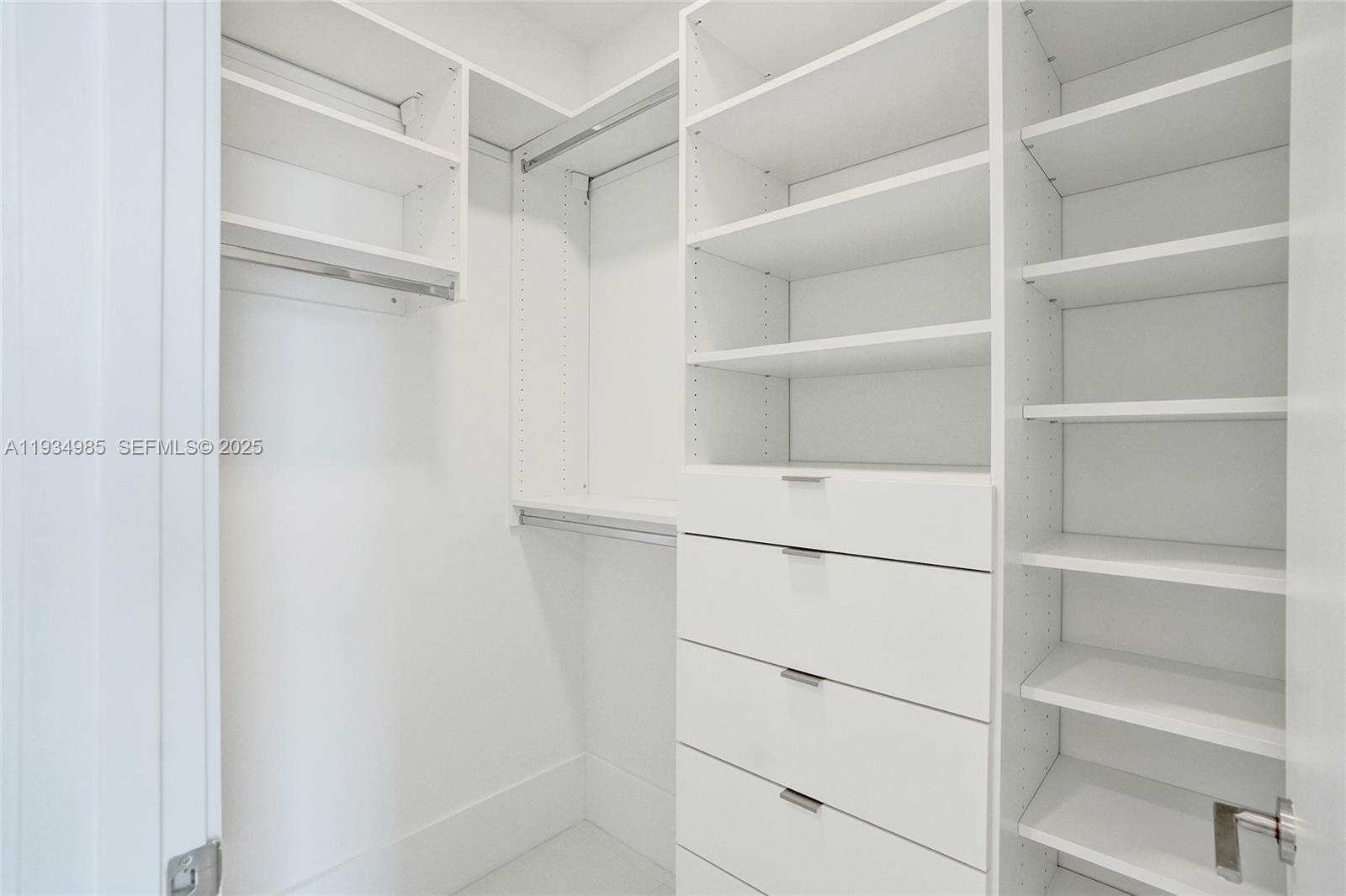 4-TS-04 4 / 5 4695 sq. ft. $ 2025-12-23 0 Photo