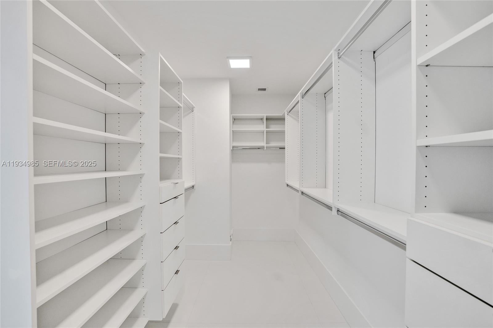 4-TS-04 4 / 5 4695 sq. ft. $ 2025-12-23 0 Photo