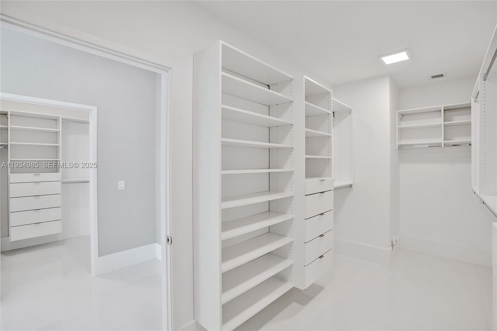 4-TS-04 4 / 5 4695 sq. ft. $ 2025-12-23 0 Photo