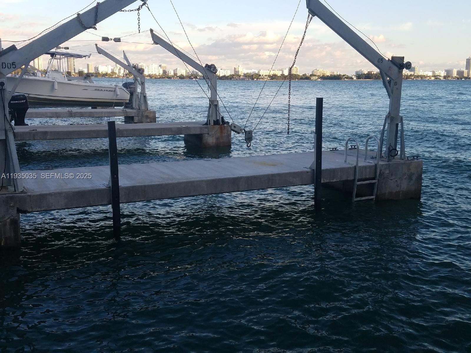   /   кв.футов $ 2025-12-24 0 Фото