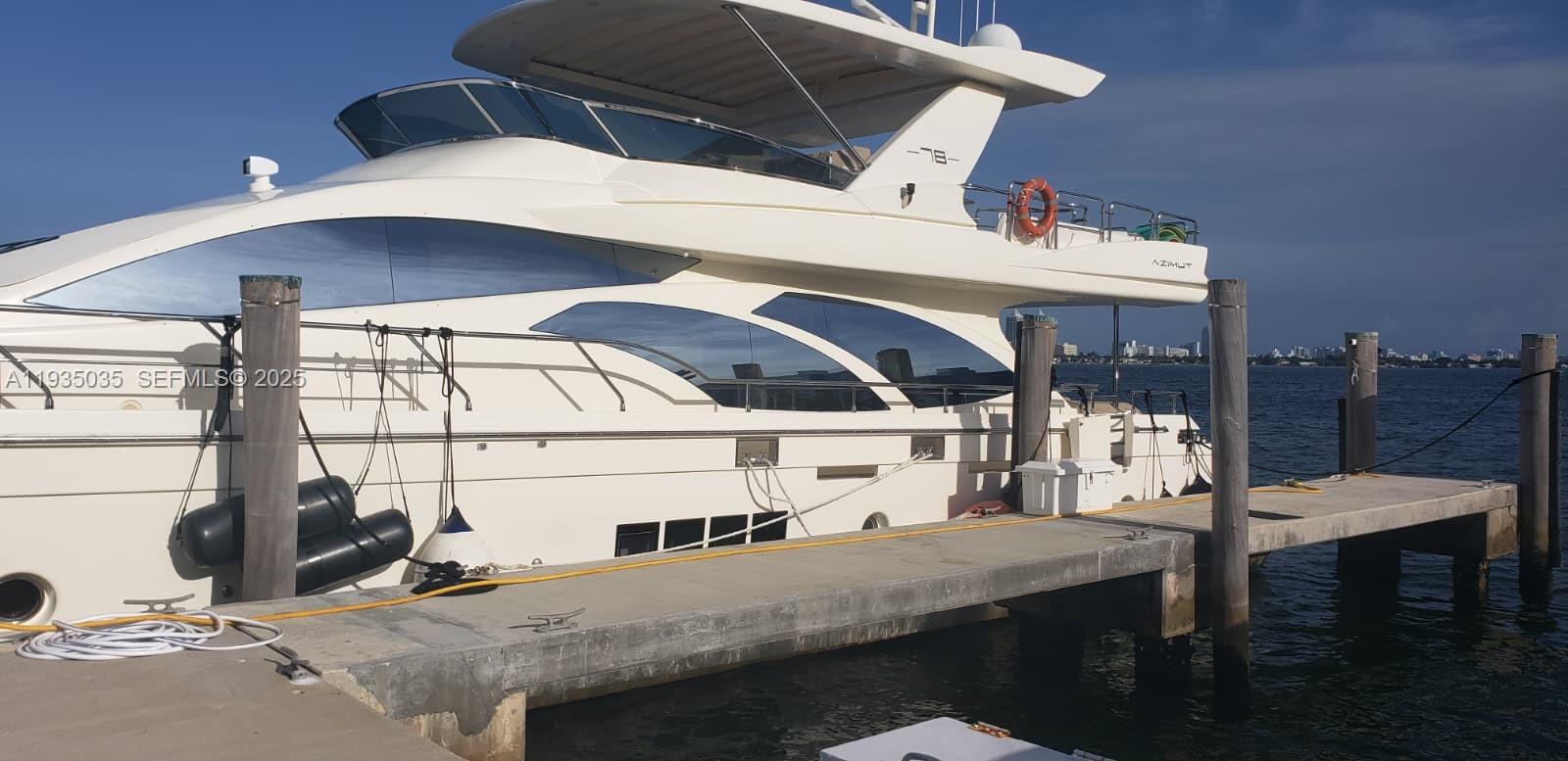   /   кв.футов $ 2025-12-24 0 Фото