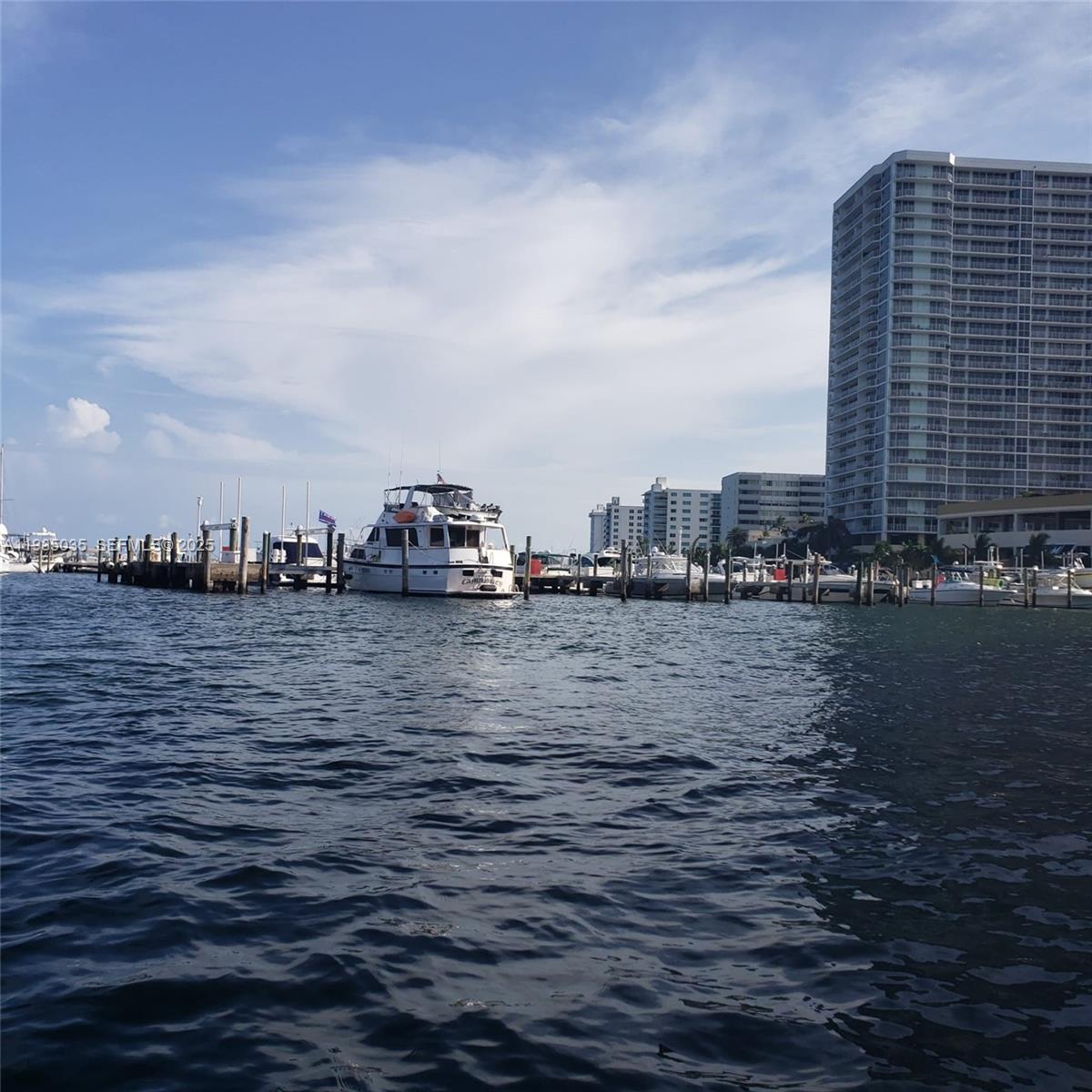   /   кв.футов $ 2025-12-24 0 Фото