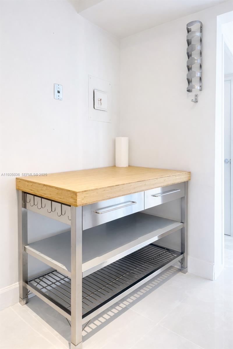 Photo of 3731 Country Club Dr  #622, Aventura, Florida, 33180 - 