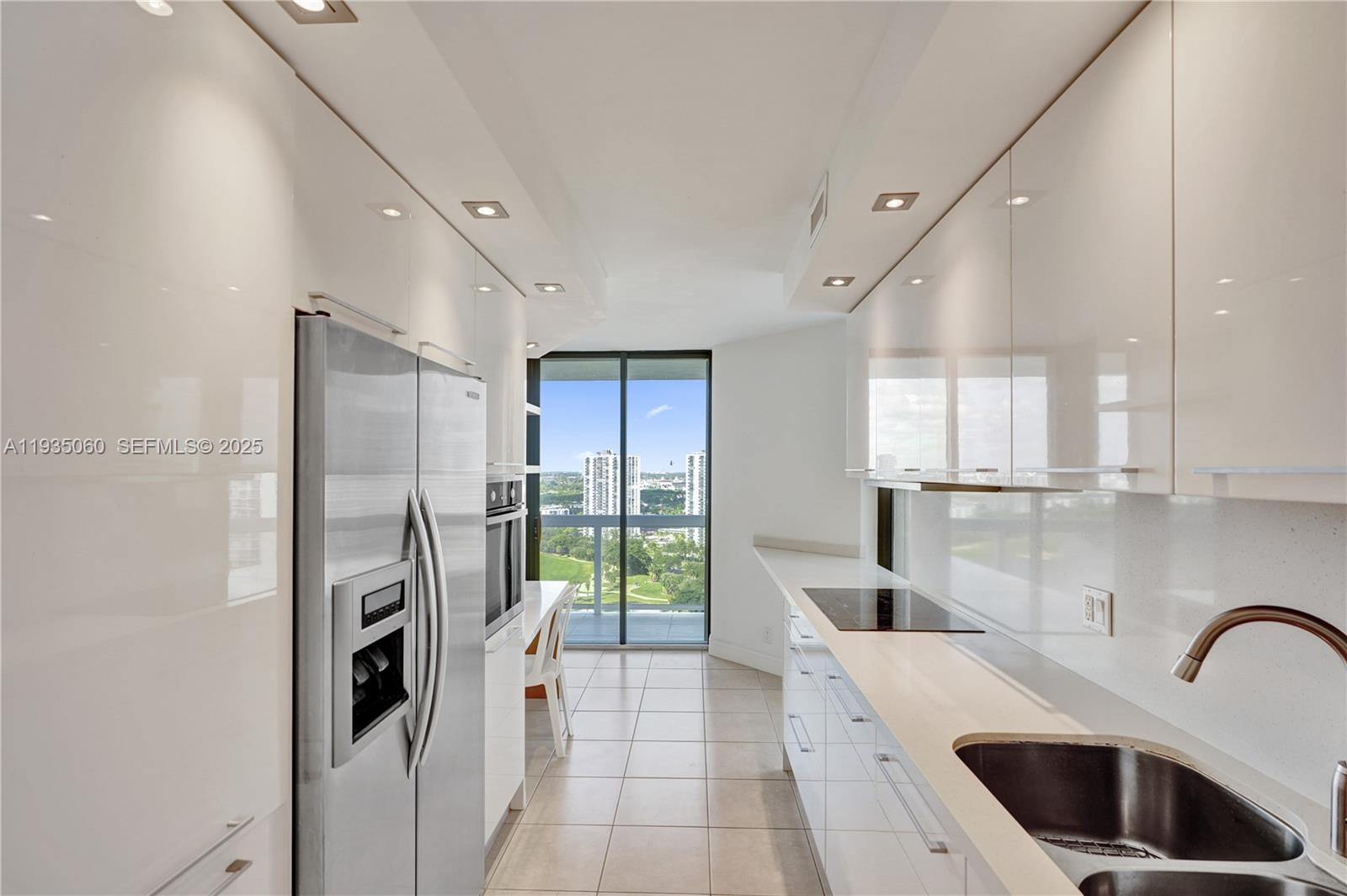 Photo of 20185 Country Club Dr  #2209, Aventura, Florida, 33180 - 