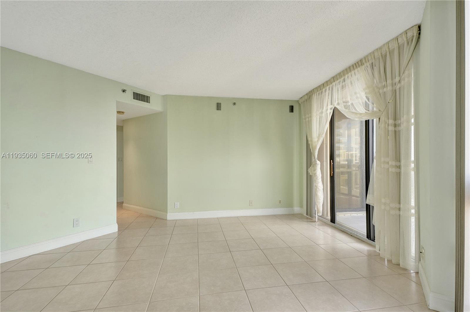Photo of 20185 Country Club Dr  #2209, Aventura, Florida, 33180 - 