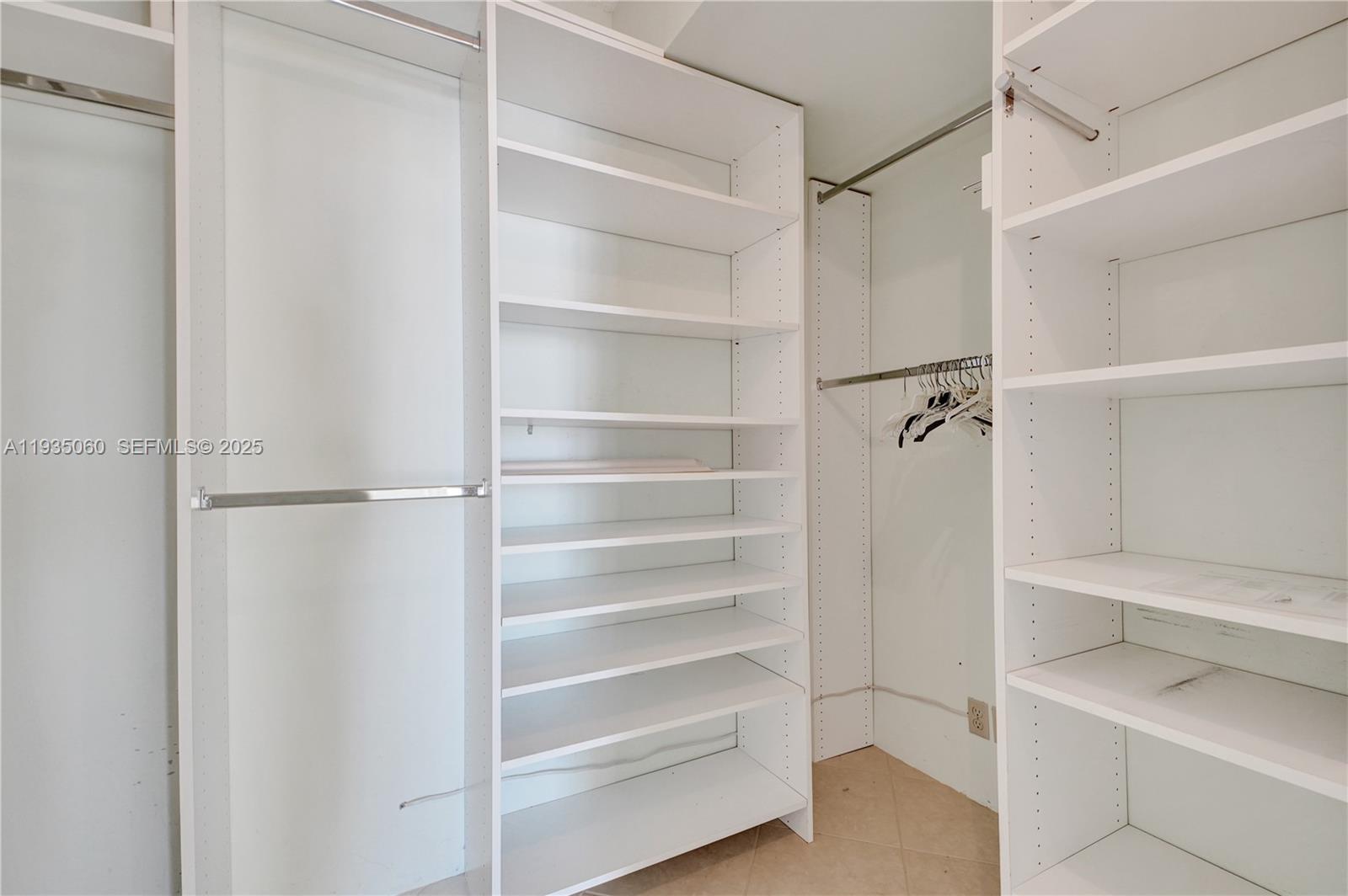 Photo of 20185 Country Club Dr  #2209, Aventura, Florida, 33180 - 