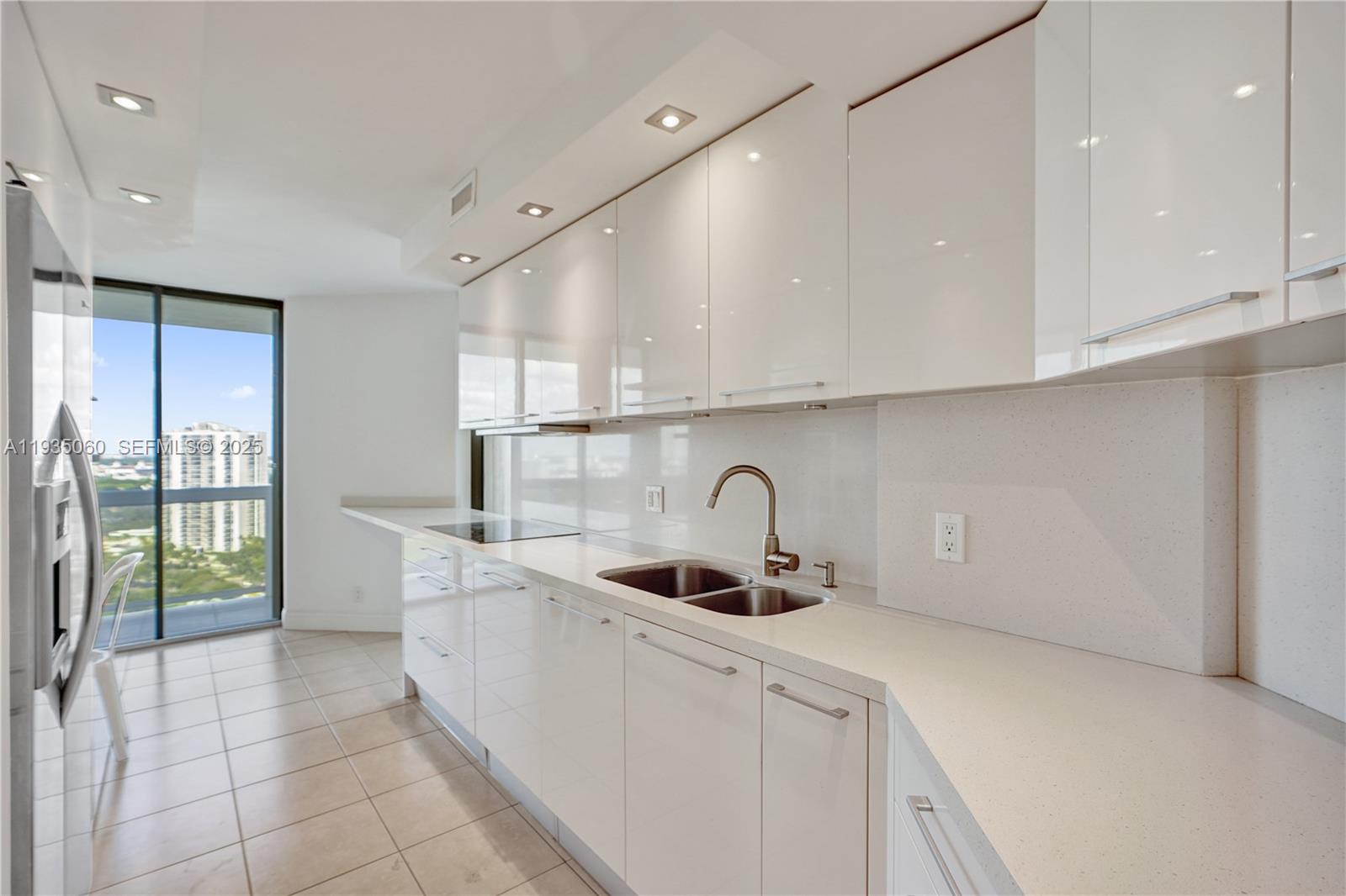 Photo of 20185 Country Club Dr  #2209, Aventura, Florida, 33180 - 