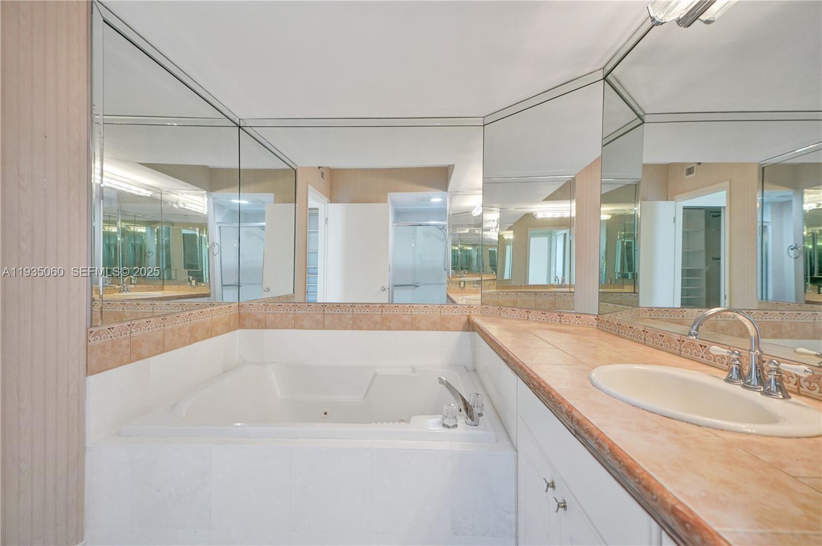 Photo of 20185 Country Club Dr  #2209, Aventura, Florida, 33180 - 