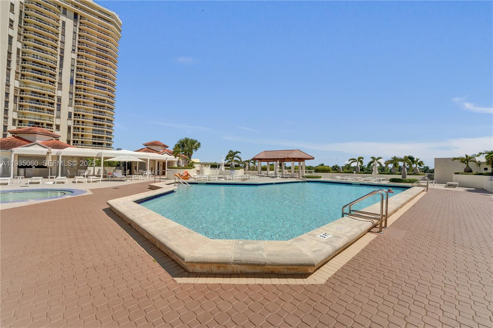 Photo of 20185 Country Club Dr  #2209, Aventura, Florida, 33180 - 