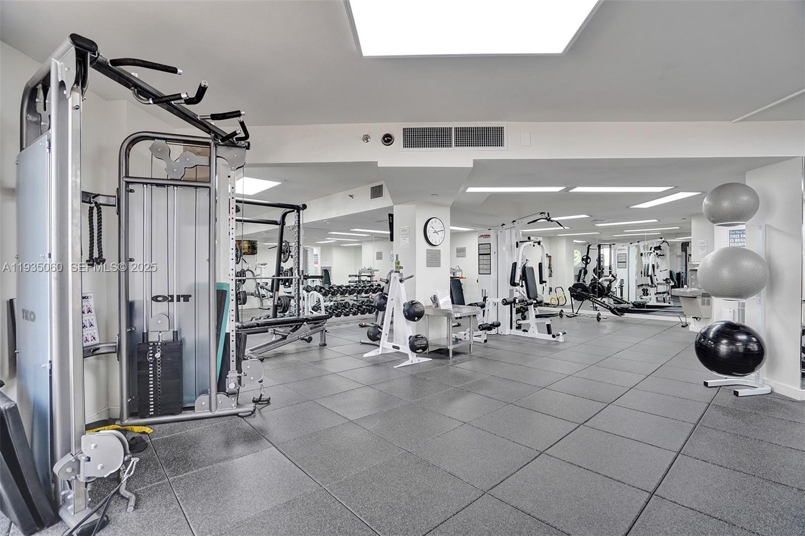 Photo of 20185 Country Club Dr  #2209, Aventura, Florida, 33180 - 