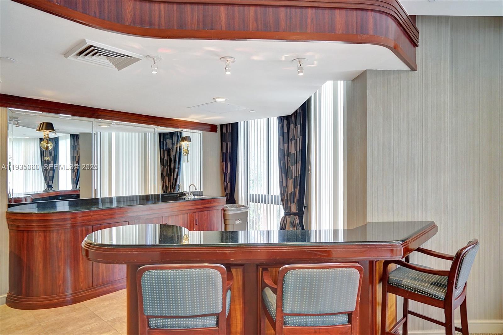 Photo of 20185 Country Club Dr  #2209, Aventura, Florida, 33180 - 