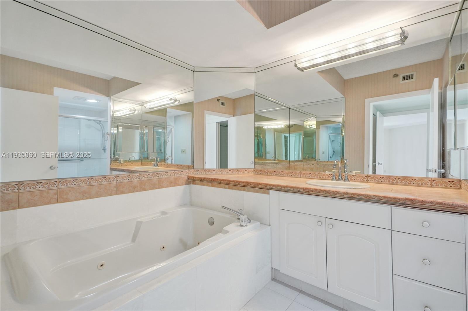 Photo of 20185 Country Club Dr  #2209, Aventura, Florida, 33180 - 