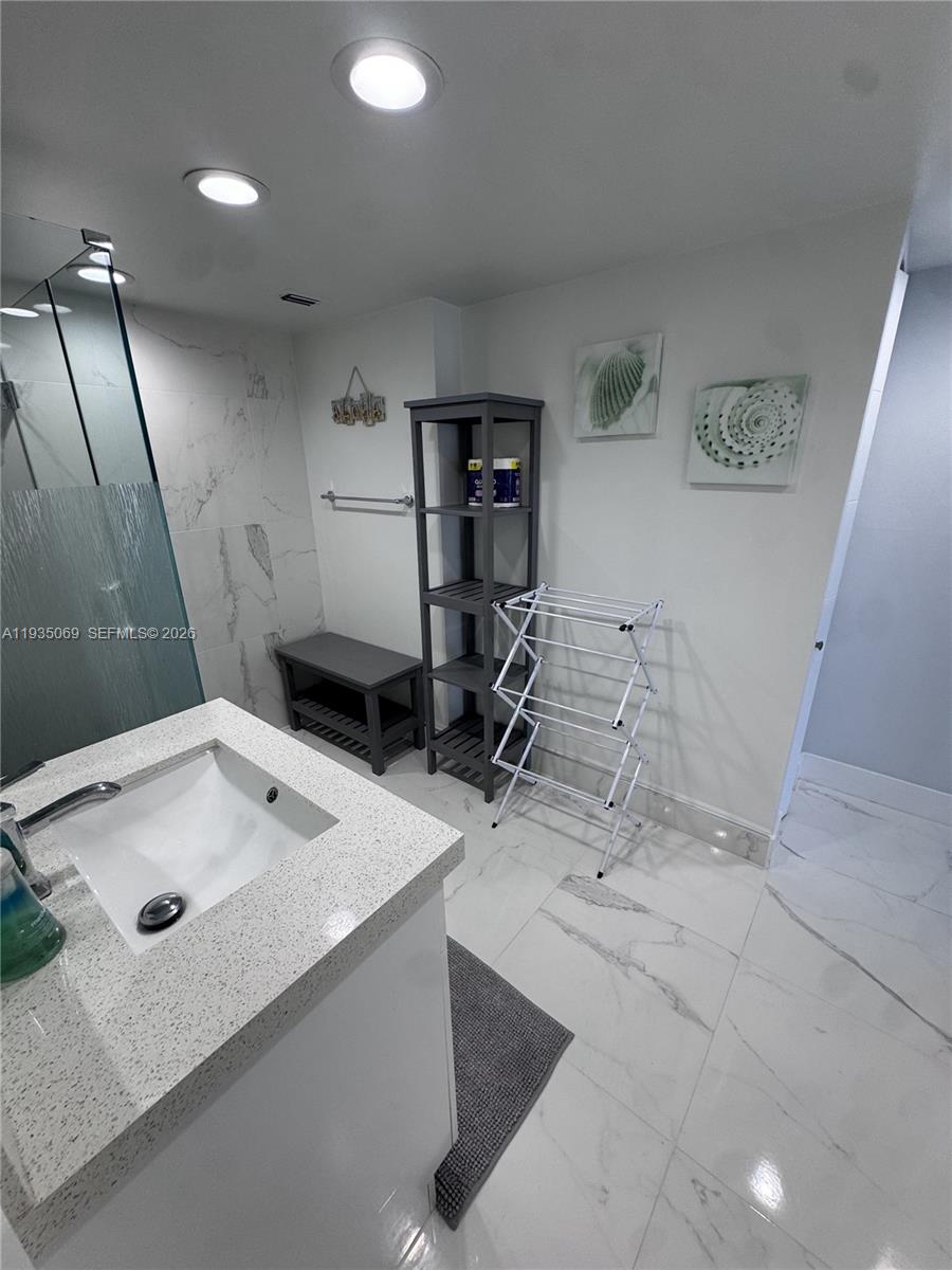 Photo of 1500 Ocean Dr  #10J, Hollywood, Florida, 33019 - 