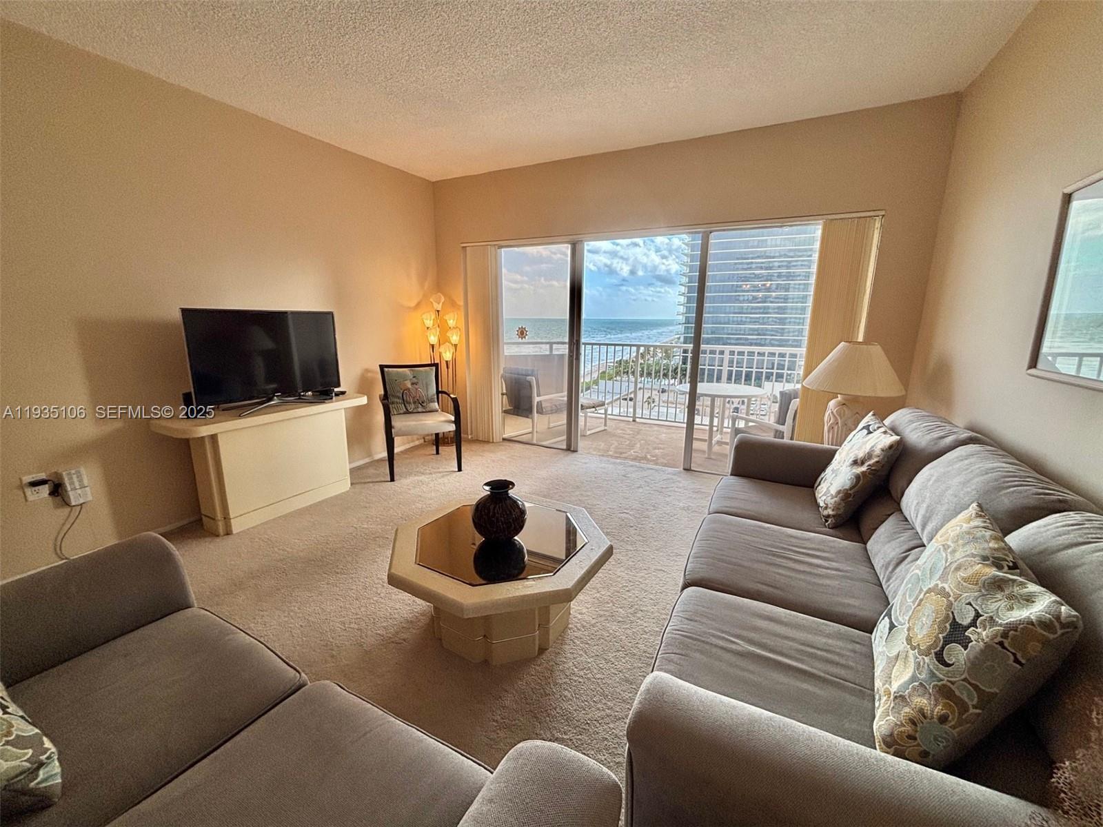 See details 9L 1 / 2 870 sq. ft. $ 2025-12-24 0 Photo