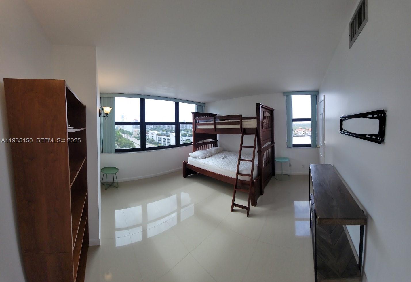 Photo of 2401 Ocean Dr  #707, Hollywood, Florida, 33019 - 