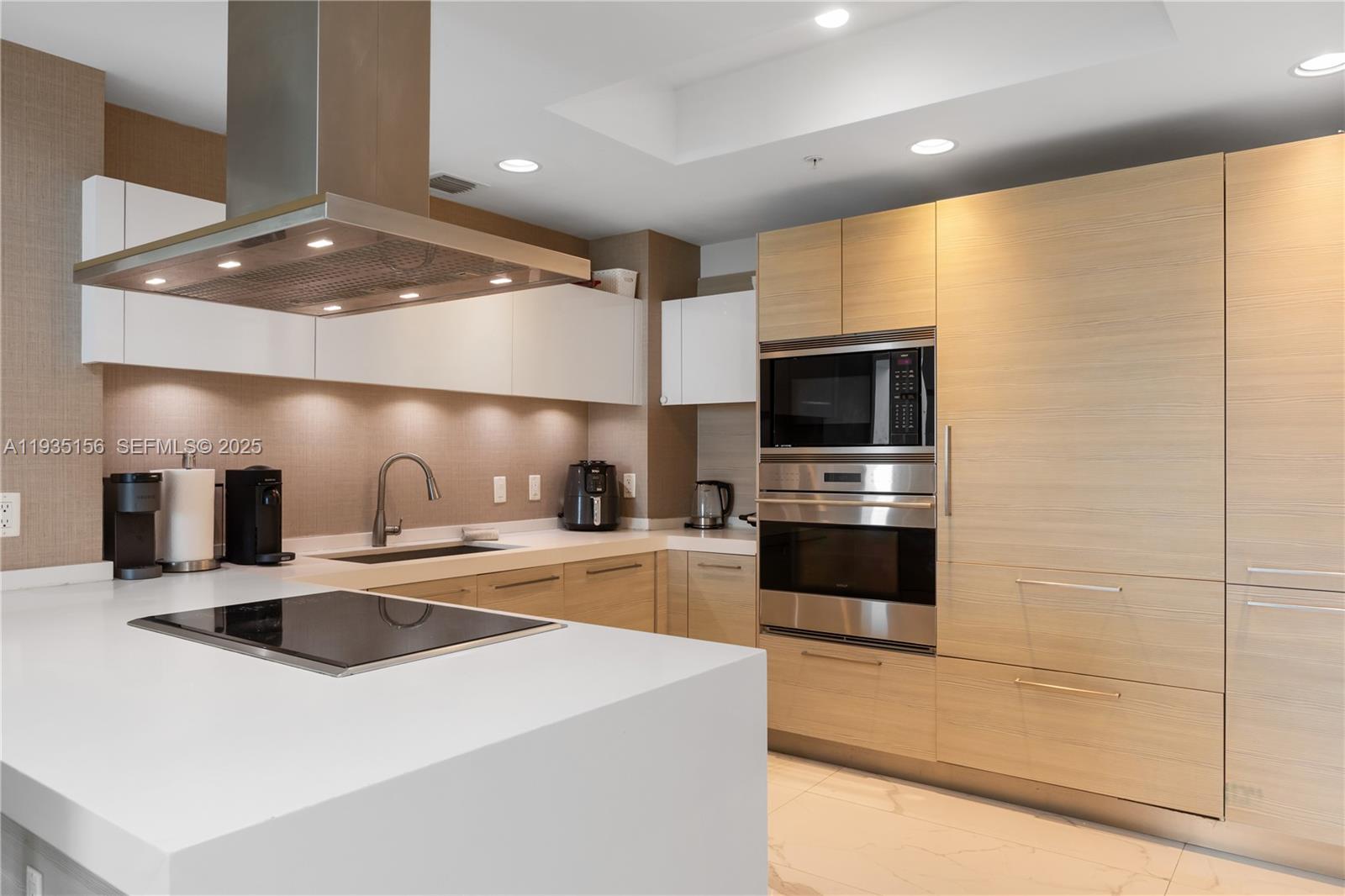 Photo of 17301 Biscayne Blvd #908, North Miami Beach, Florida, 33160 -