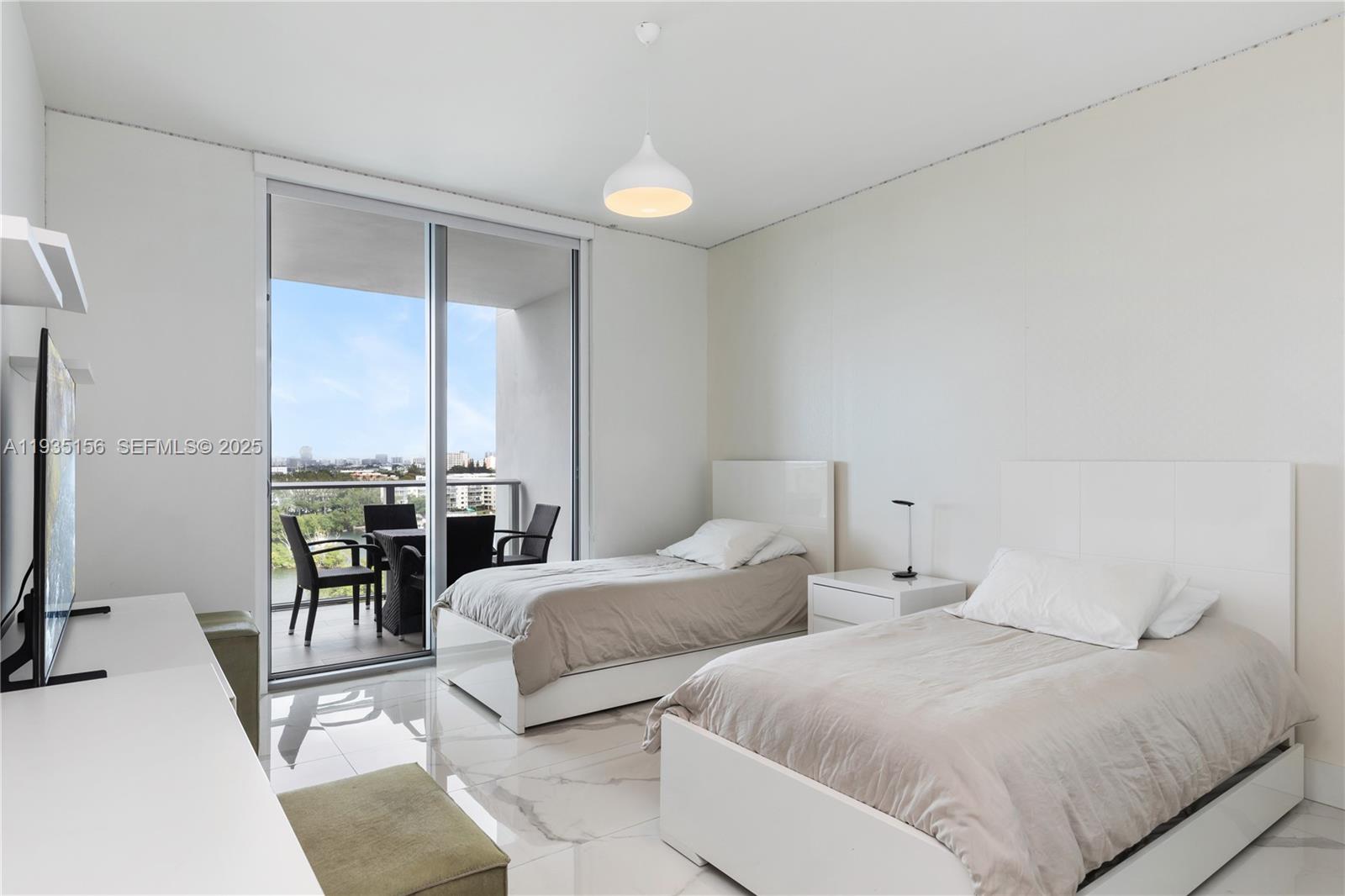 Photo of 17301 Biscayne Blvd #908, North Miami Beach, Florida, 33160 - second