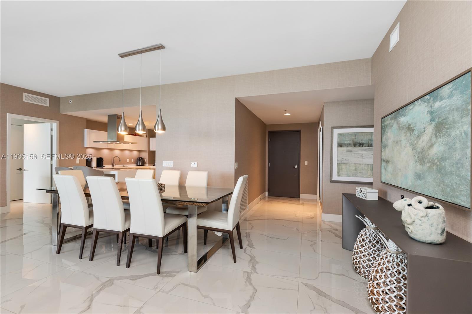 Photo of 17301 Biscayne Blvd #908, North Miami Beach, Florida, 33160 -