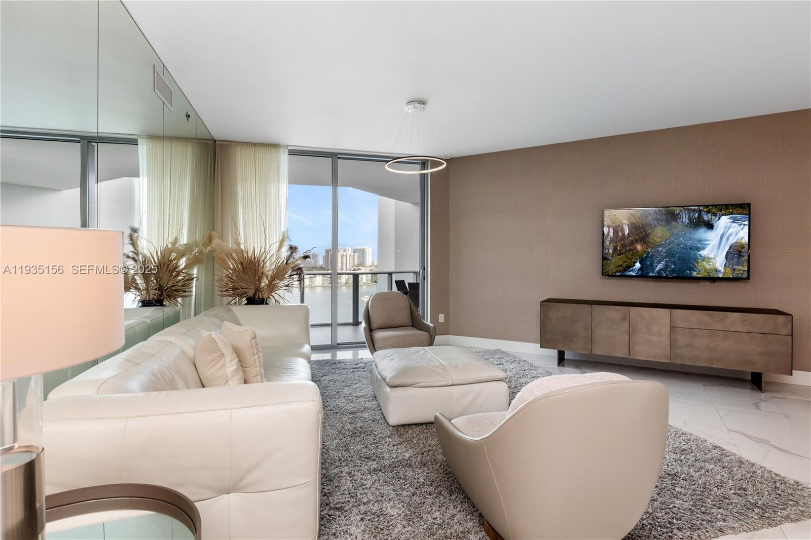 Photo of 17301 Biscayne Blvd #908, North Miami Beach, Florida, 33160 -