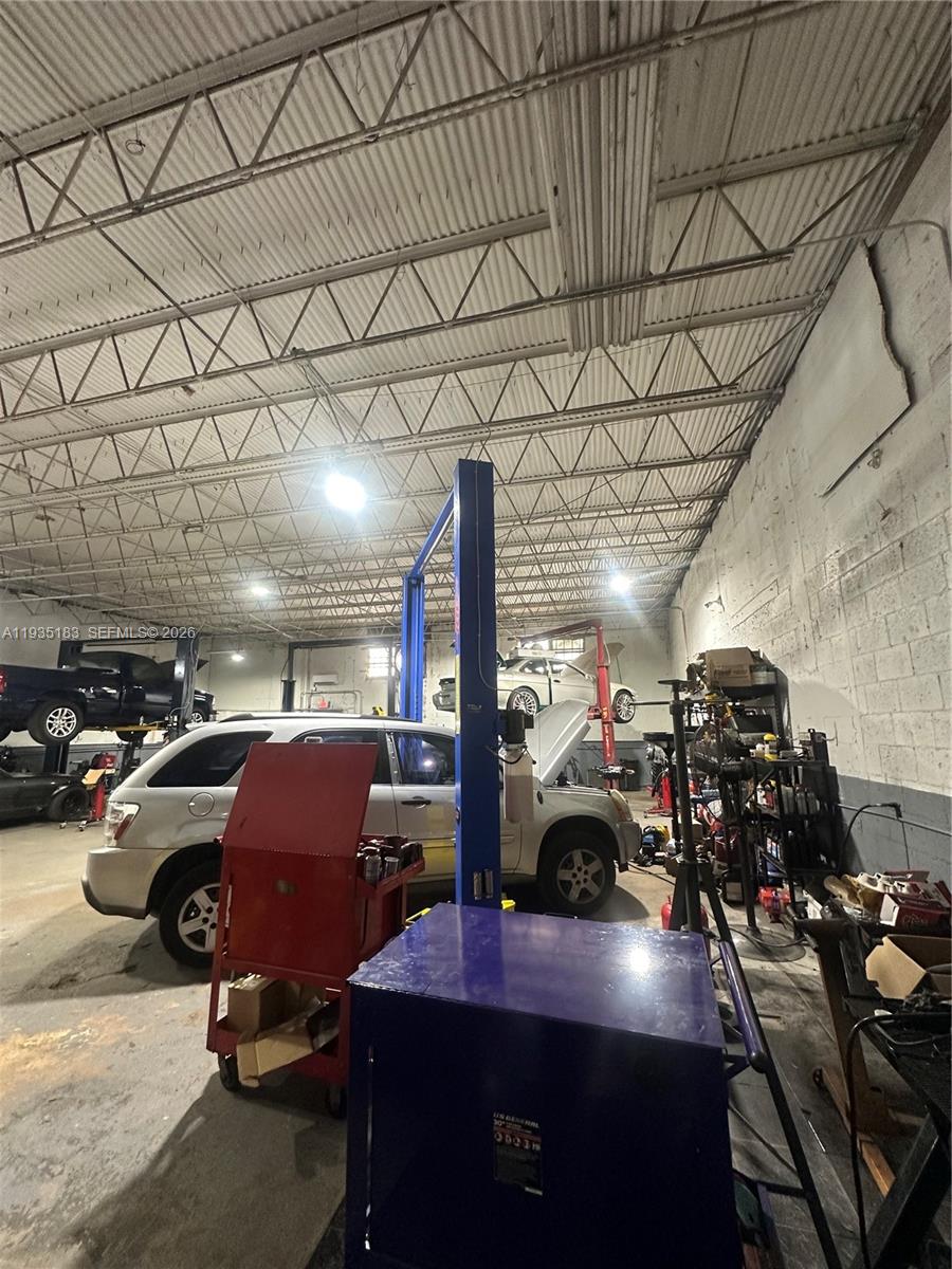   /   sq. ft. $ 2025-12-24 0 foto