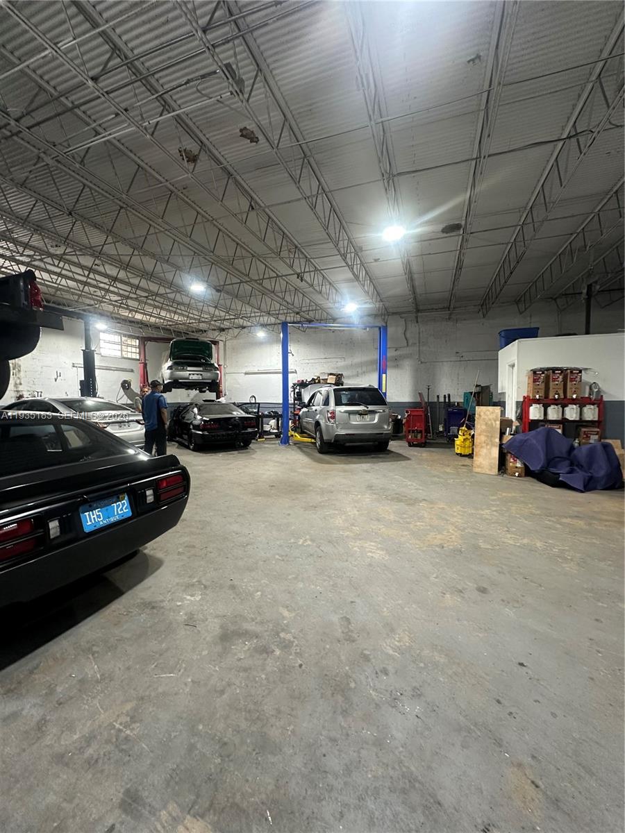   /   sq. ft. $ 2025-12-24 0 foto