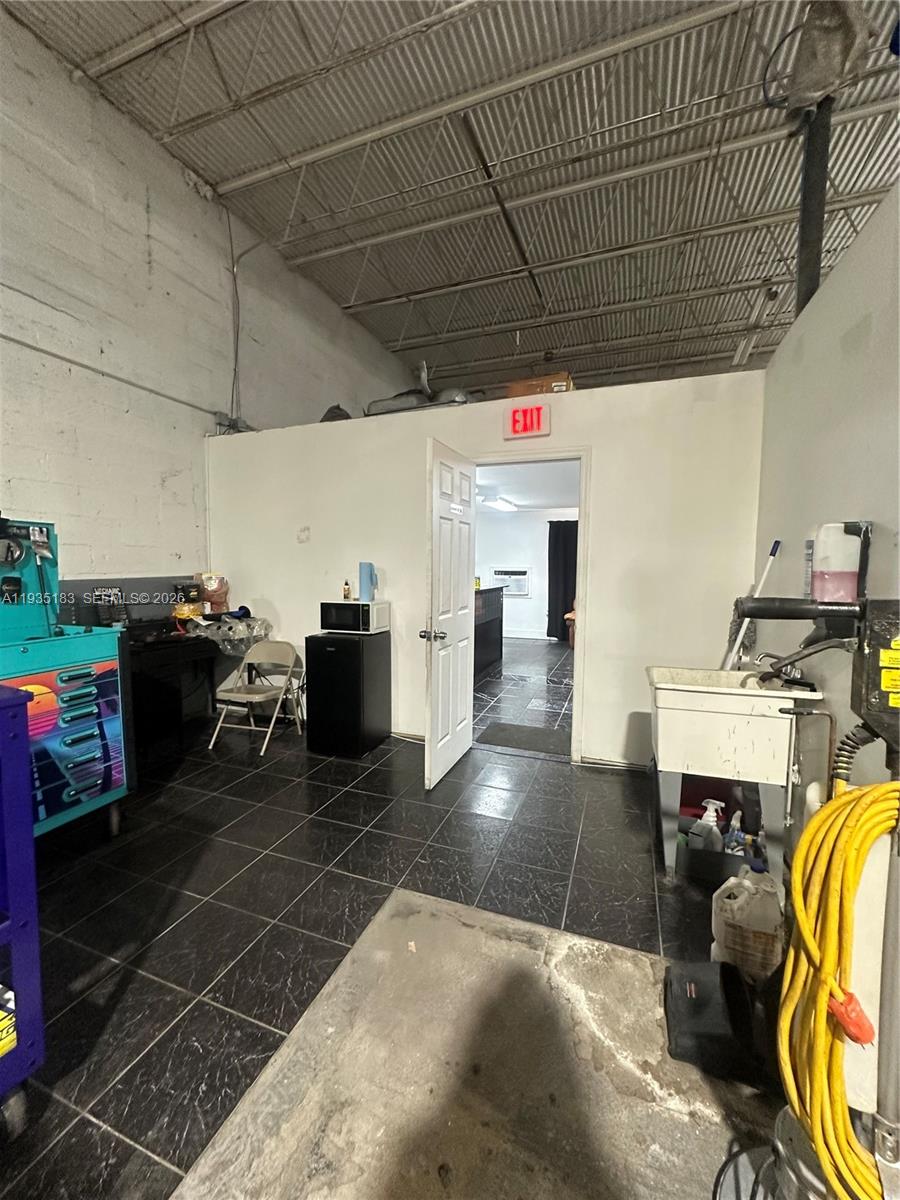   /   sq. ft. $ 2025-12-24 0 foto