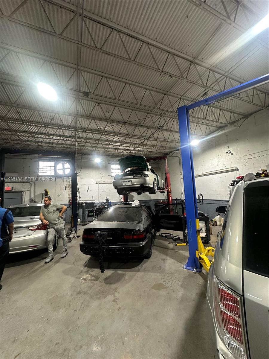   /   sq. ft. $ 2025-12-24 0 foto