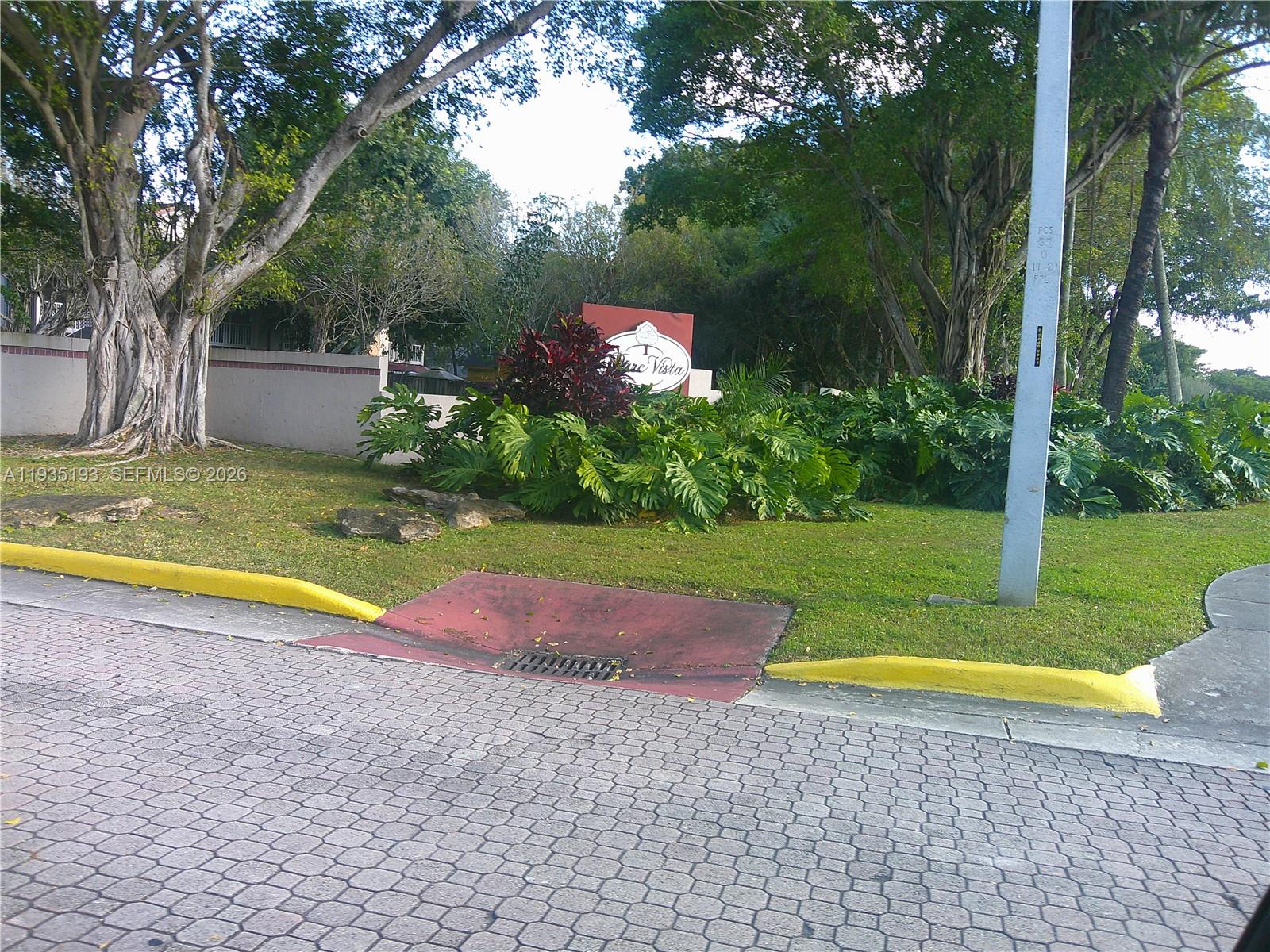 Ver detalles 9215 2 / 2 1312 sq. ft. $ 2026-06-01 0 foto