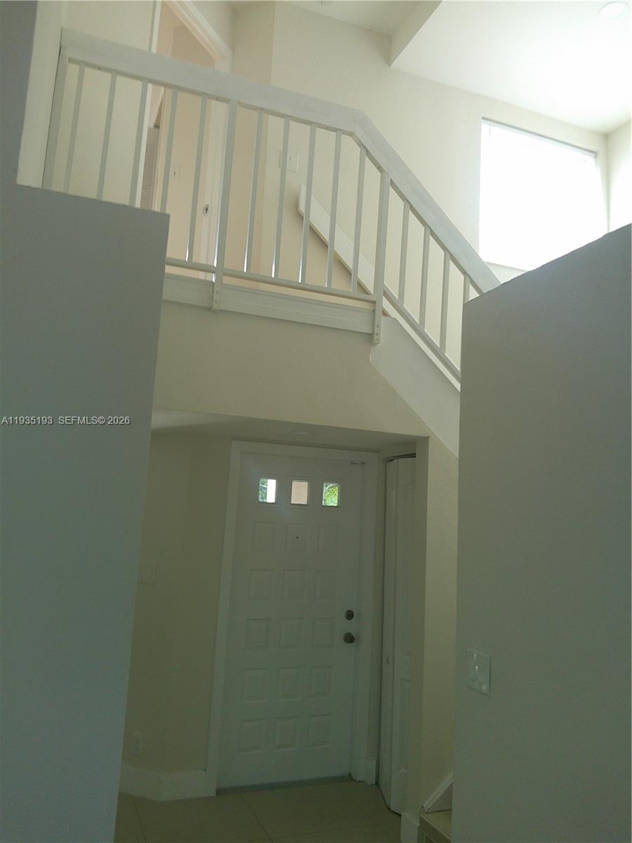 Ver detalles 9215 2 / 2 1312 sq. ft. $ 2026-06-01 0 foto