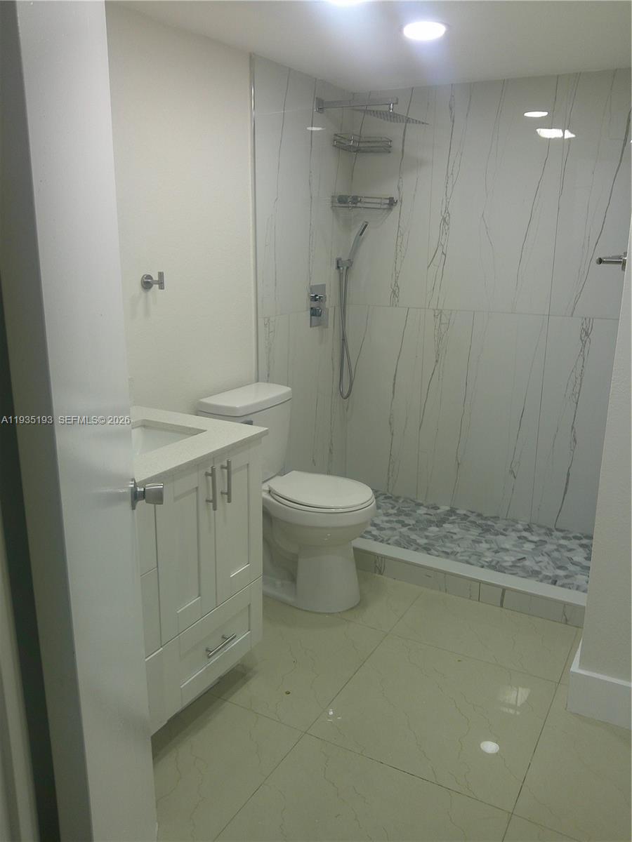 Ver detalles 9215 2 / 2 1312 sq. ft. $ 2026-06-01 0 foto