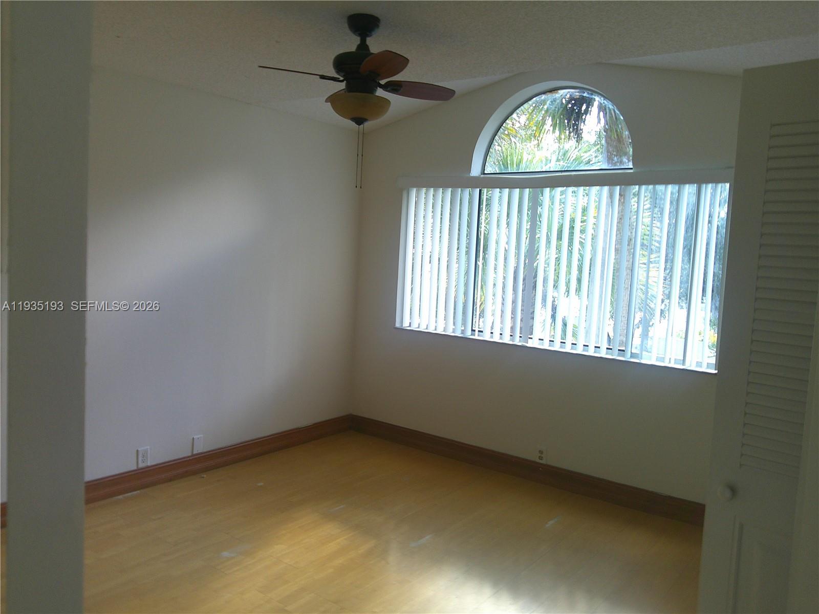 Ver detalles 9215 2 / 2 1312 sq. ft. $ 2026-06-01 0 foto