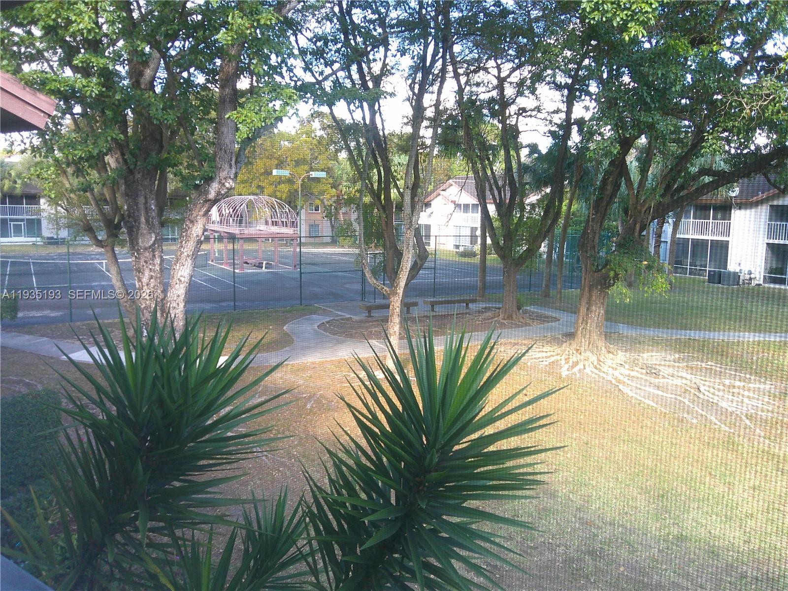 Ver detalles 9215 2 / 2 1312 sq. ft. $ 2026-06-01 0 foto