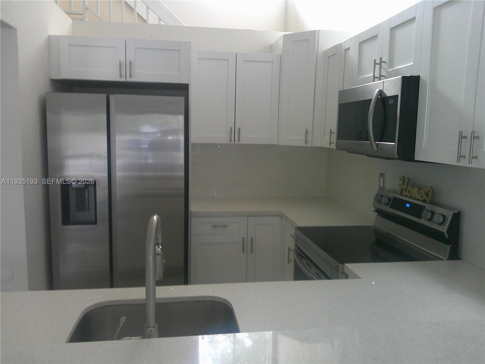 Ver detalles 9215 2 / 2 1312 sq. ft. $ 2026-06-01 0 foto