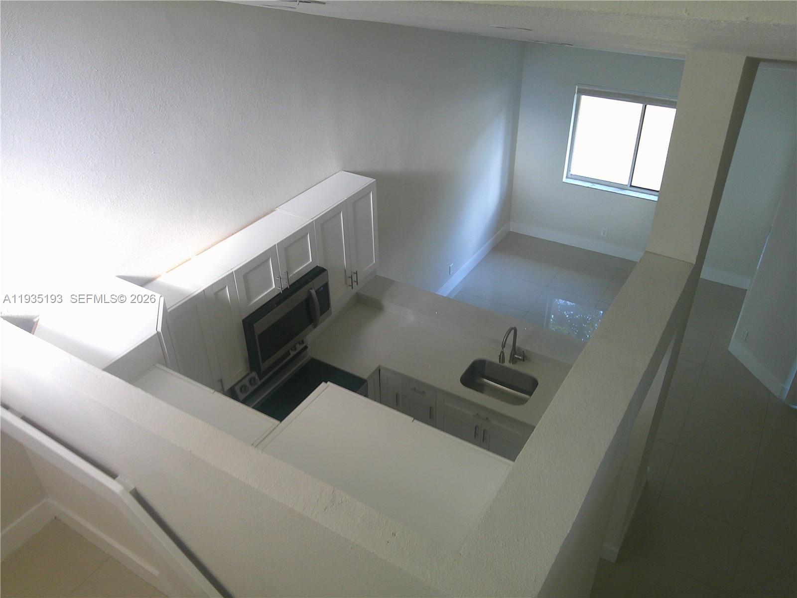 Ver detalles 9215 2 / 2 1312 sq. ft. $ 2026-06-01 0 foto