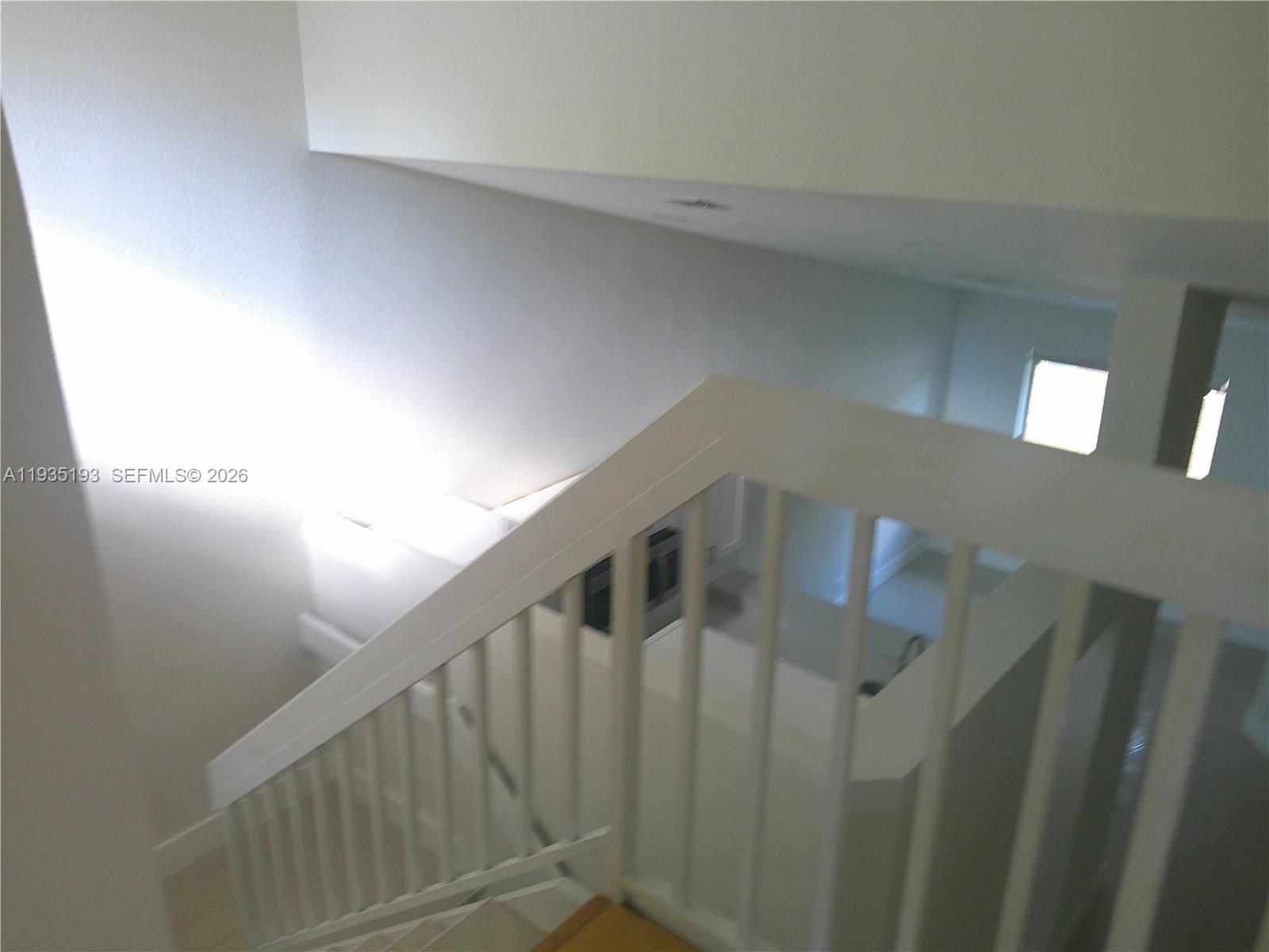 Ver detalles 9215 2 / 2 1312 sq. ft. $ 2026-06-01 0 foto