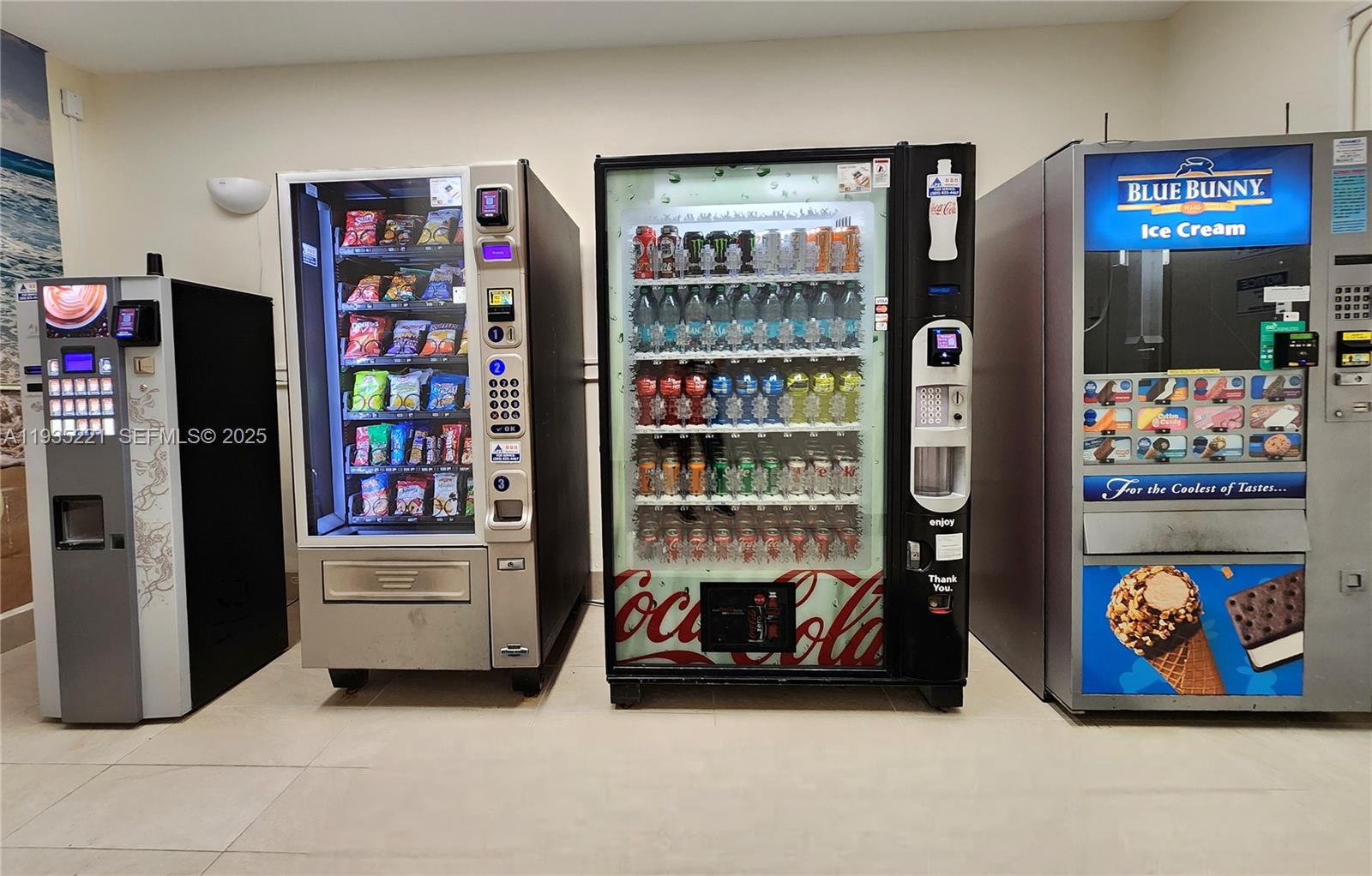 Photo of 3725 Ocean Dr  #425, Hollywood, Florida, 33019 - 