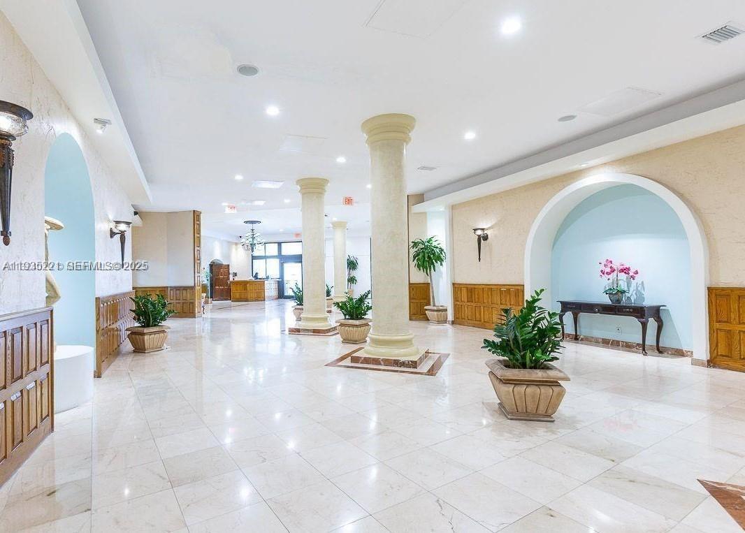 Photo of 3725 Ocean Dr  #425, Hollywood, Florida, 33019 - 