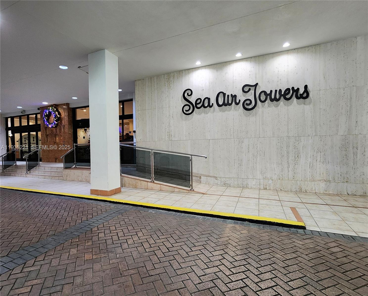 Photo of 3725 Ocean Dr  #425, Hollywood, Florida, 33019 - 