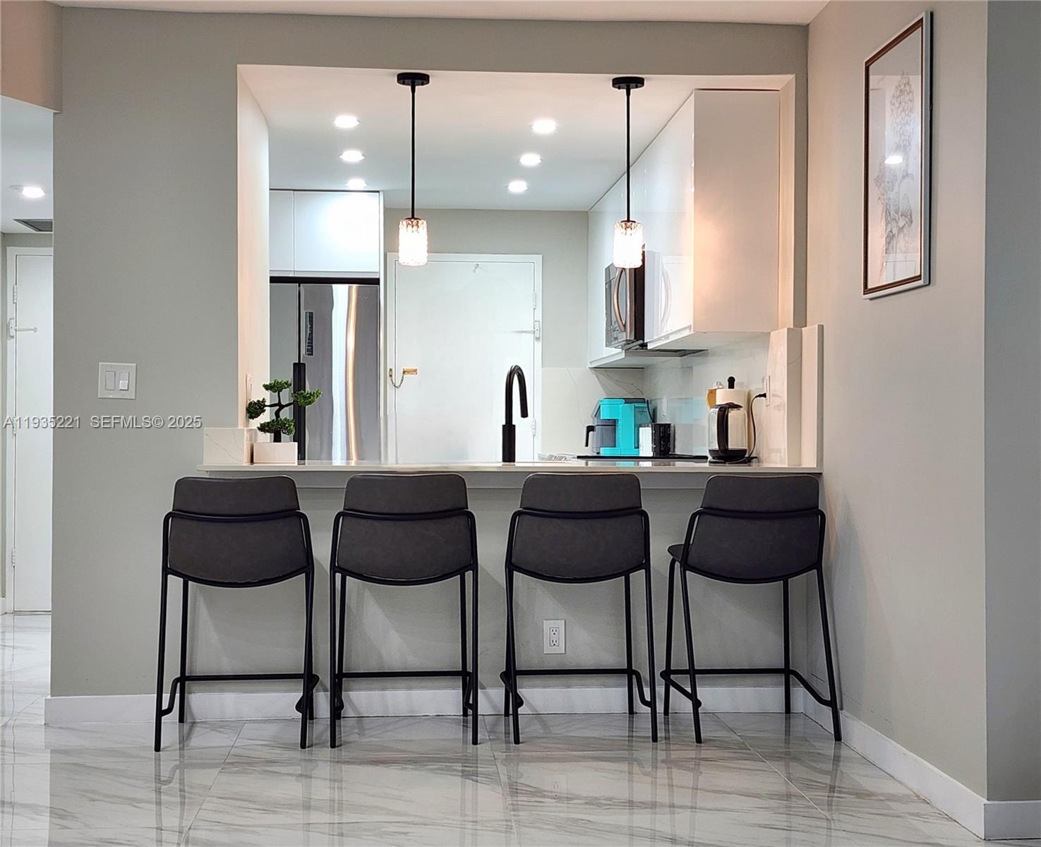 Photo of 3725 Ocean Dr  #425, Hollywood, Florida, 33019 - 