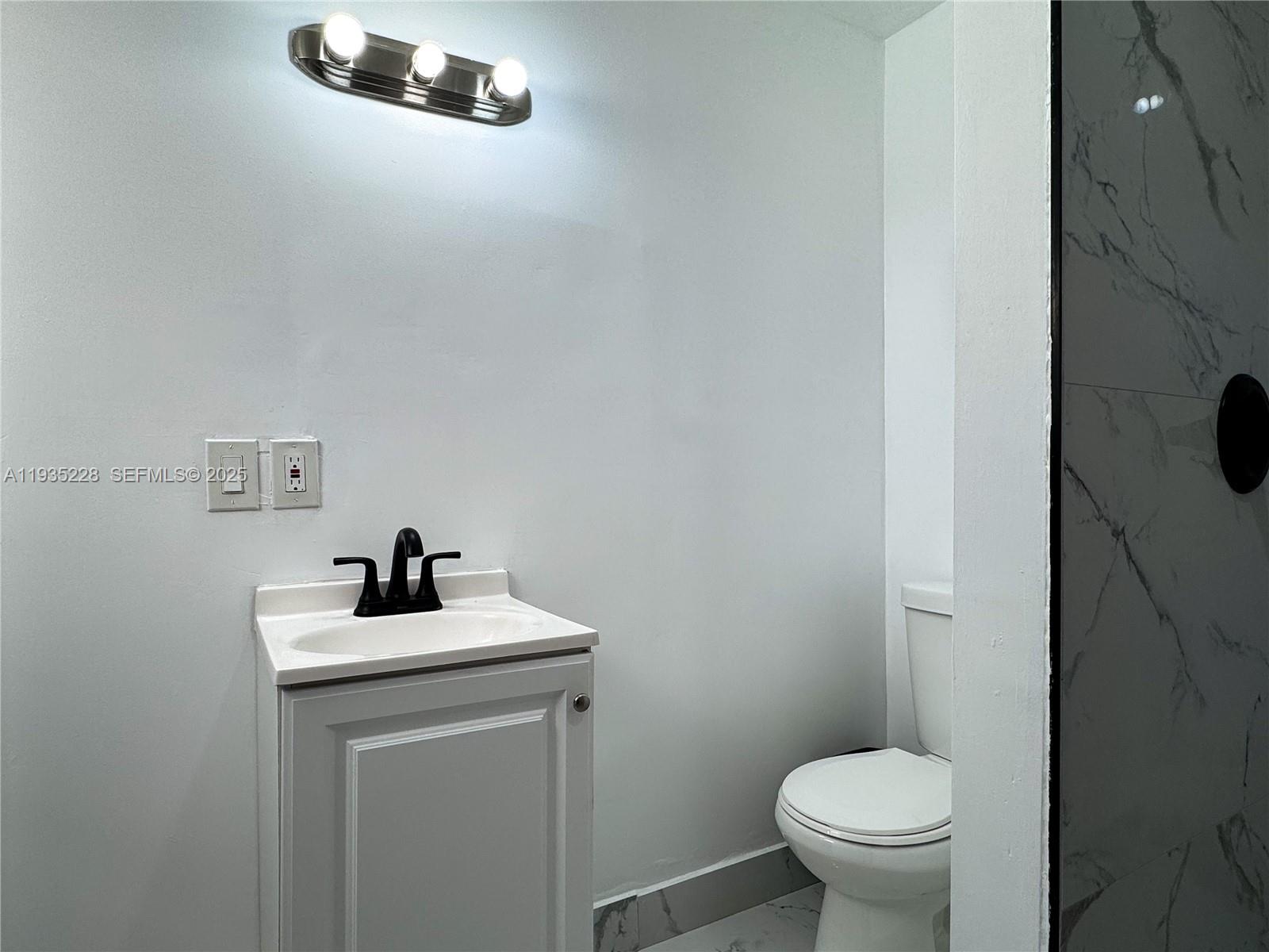   /  1452 кв.футов $ 2025-12-25 0 Фото