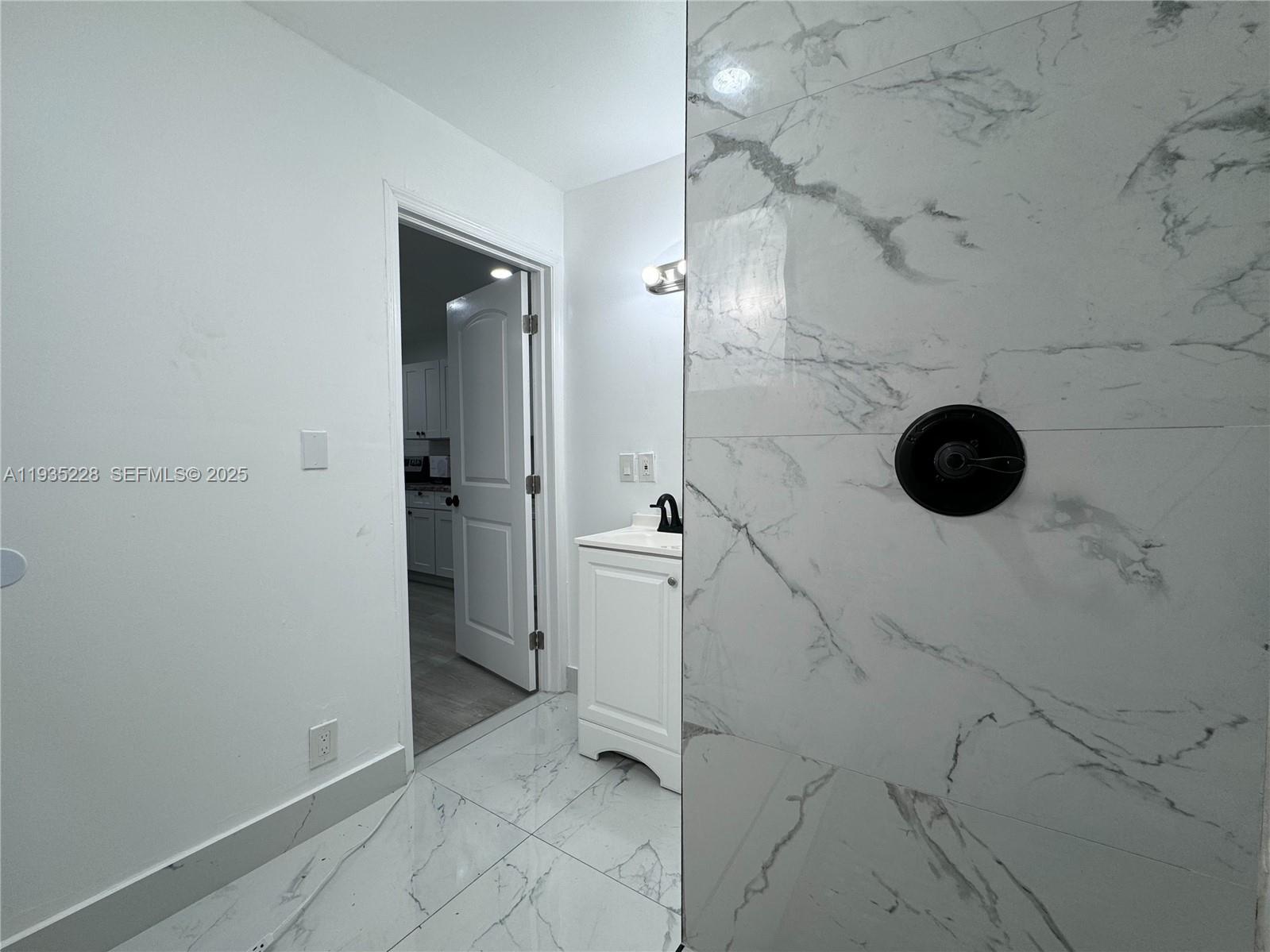   /  1452 кв.футов $ 2025-12-25 0 Фото