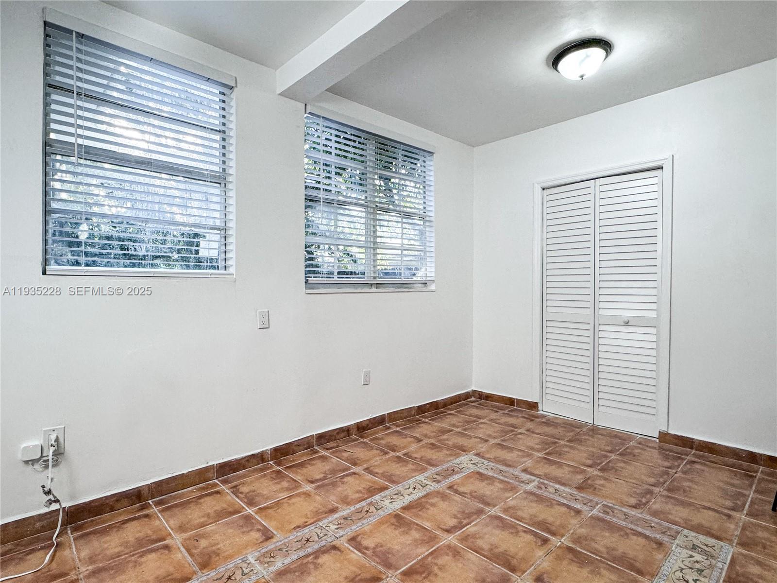   /  1452 кв.футов $ 2025-12-25 0 Фото