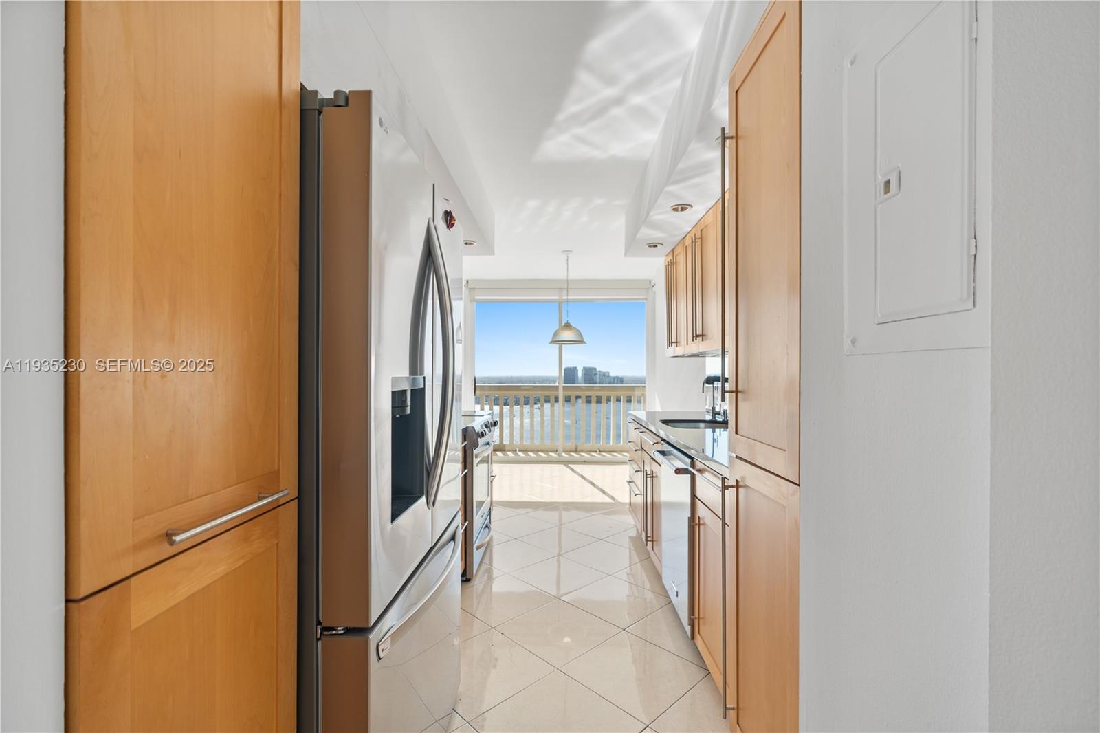 See details 3002 3 / 3 1900 sq. ft. $ 2025-12-25 0 Photo