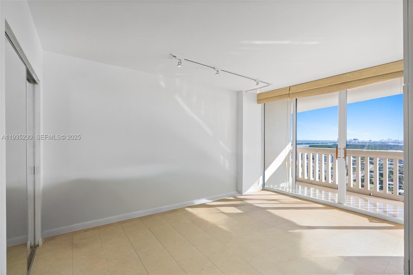 See details 3002 3 / 3 1900 sq. ft. $ 2025-12-25 0 Photo