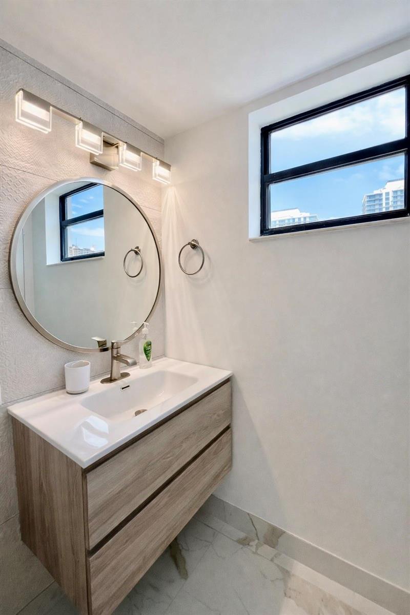 Photo of 16919 Bay  #911, Sunny Isles Beach, Florida, 33160 - Photo 14