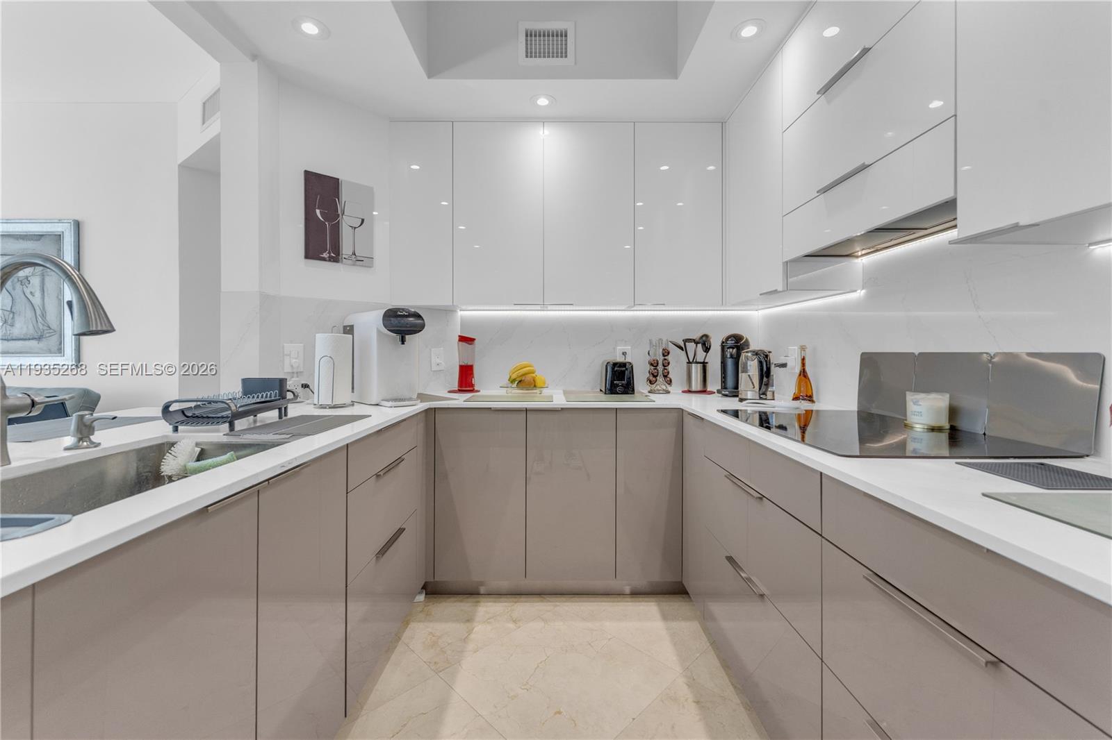 Photo of 3101 Ocean Dr  #606, Hollywood, Florida, 33019 - 