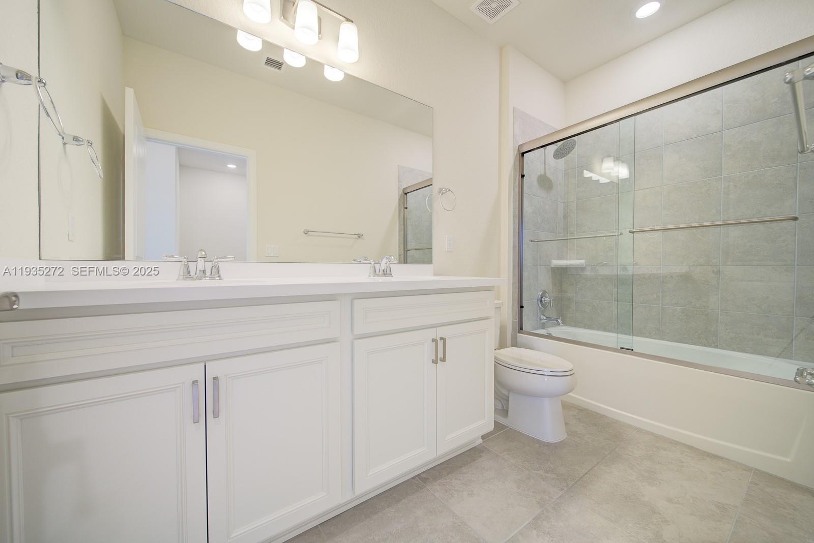 1023 3 / 3 1760 sq. ft. $ 2025-12-25 0 Photo