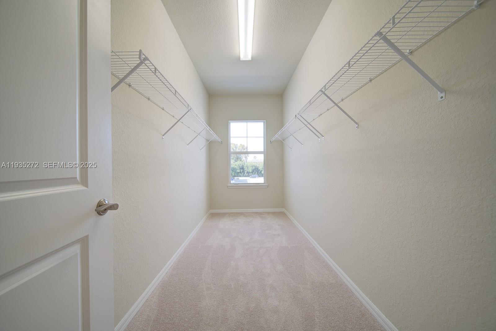 1023 3 / 3 1760 sq. ft. $ 2025-12-25 0 Photo