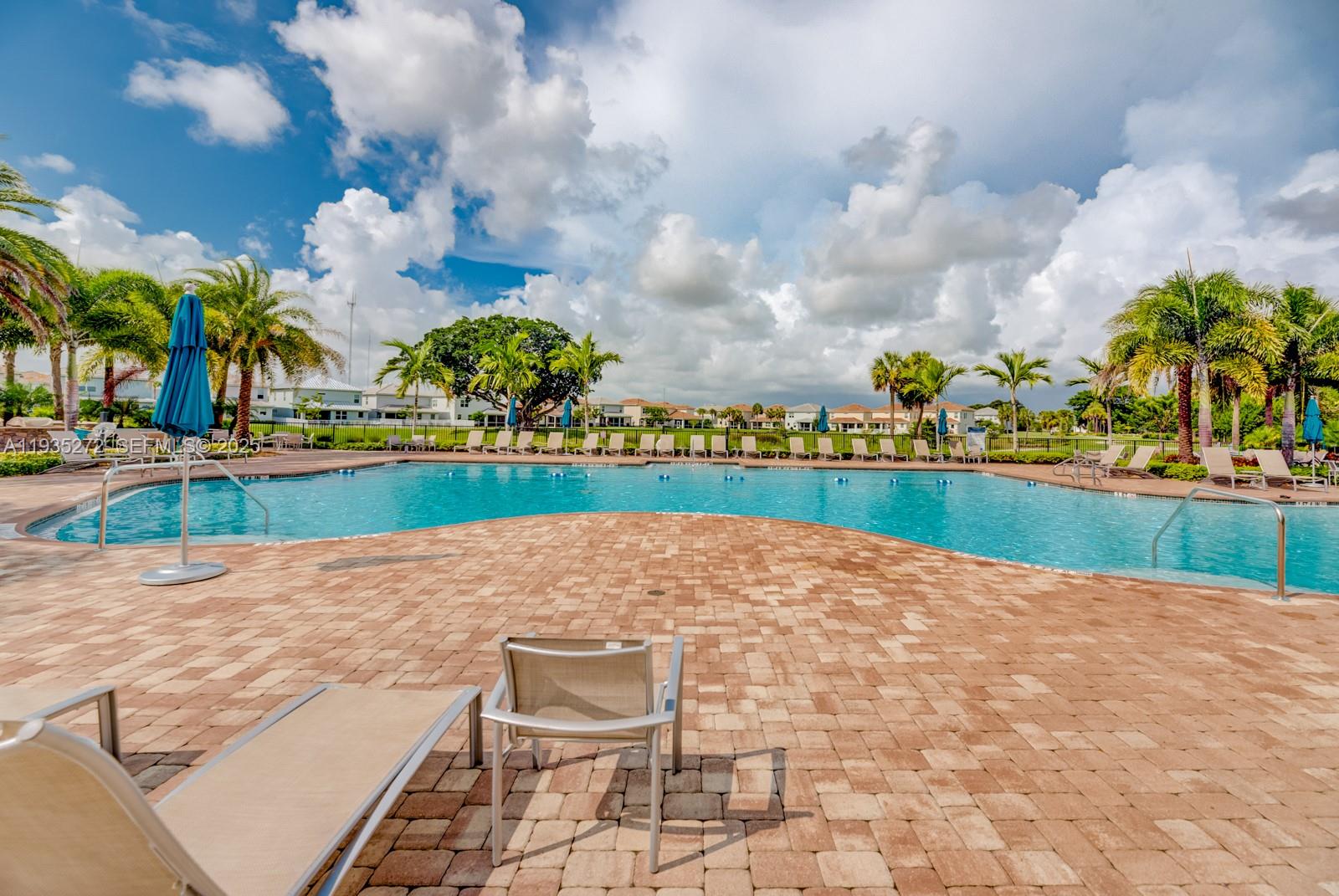 1023 3 / 3 1760 sq. ft. $ 2025-12-25 0 Photo