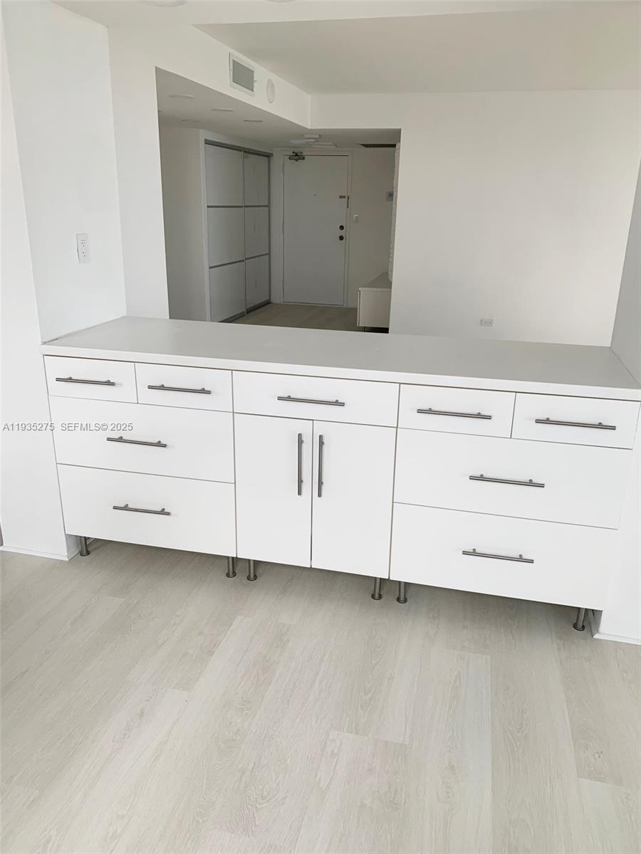 1818 2 / 2 1856 кв.футов $ 2025-12-25 0 Фото